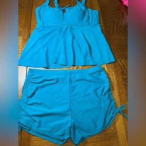VIAURBE TEAL TANKINI. NWOT. SIZE LARGE.